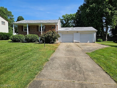 3890 Ayrshire Dr, Youngstown, OH 44511 - photo 2