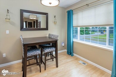 11-Dining Room_SLS_-8772
