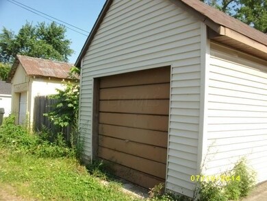 503 E Gates St 036