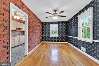 44 Wilfred Ct, Towson, MD 21204 - photo 4