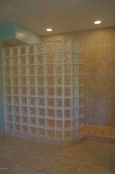Master Bath - Walk-in Shower