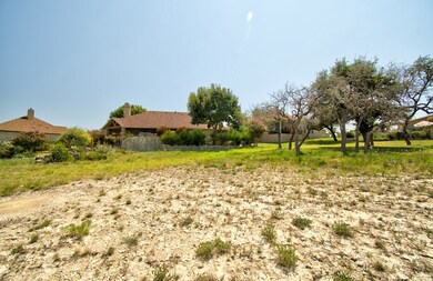 2004 Valencia Dr N unit 82, Kerrville, TX 78028 - photo 4