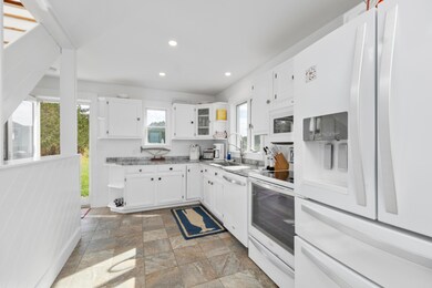 30 - 16 Raspberry Lane - Port Clyde - JA