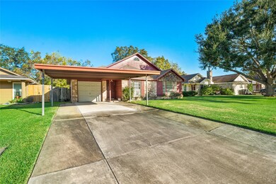 3106 Wood Fox Dr, Alvin, TX 77511 - photo 2