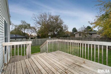 1521 Emerald Dr, Davenport, IA 52804 - photo 3