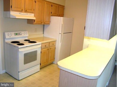 14477 Saint Germain Dr unit 22A, Centreville, VA 20121 - photo 2