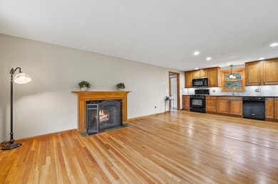 11 Huron Dr, Hudson, MA 01749 - photo 7