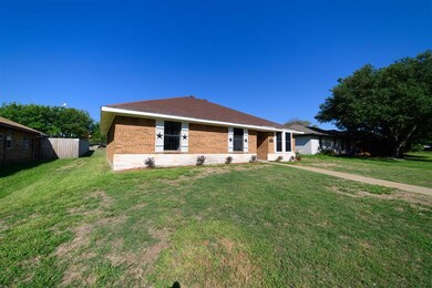 203 Spence Dr, Wylie, TX 75098 - photo 2