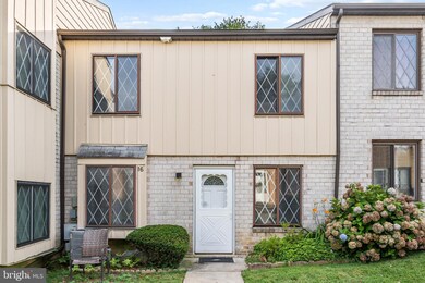 Altemus Farms unit J16, Brookhaven, PA 19015 - photo 2