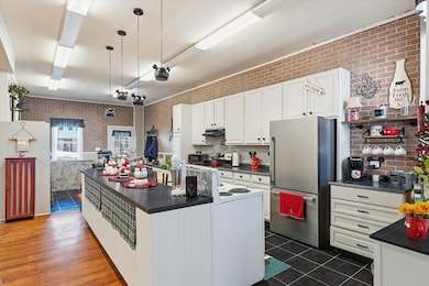 293 Pine St, Gardner, MA 01440 - photo 4