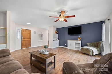 9013 Windjammer Dr, Fort Mill, SC 29708 - photo 5