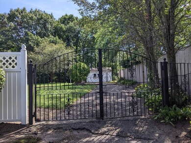 9 Adams Cir, Medford, MA 02155 - photo 3