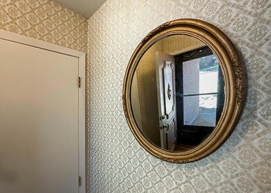 509 W Burbank St, Fredericksburg, TX 78624 - photo 6