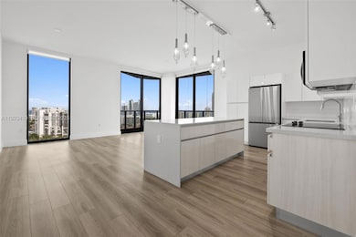 101 Diplomat Pkwy unit 2402, Hallandale Beach, FL 33009 - photo 5