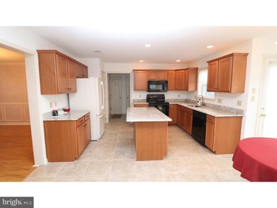 2701 Halleck Dr, Whitehall, PA 18052 - photo 3