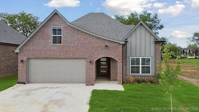 209 W Broadway St, Owasso, OK 74055 - photo 6