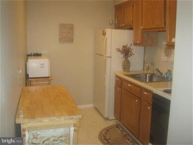 D6 Avon Dr, East Windsor, NJ 08520 - photo 3