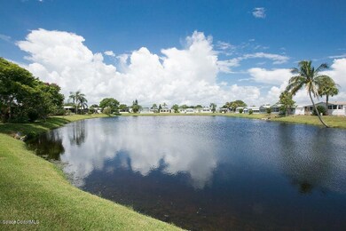 1060 Dracena - Back Yard Lake View