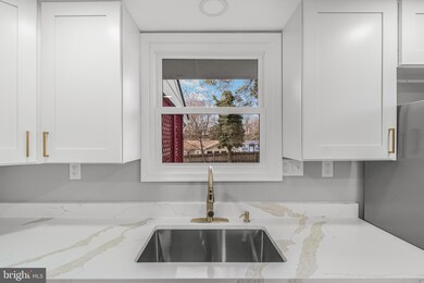 13814 Greenwood Dr, Woodbridge, VA 22193 - photo 6