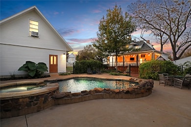 601 Parker St, McKinney, TX 75069 - photo 2