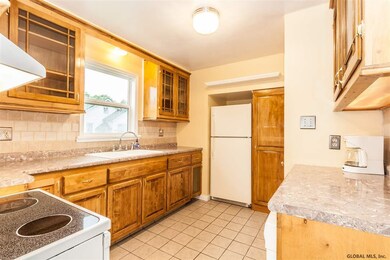 133 Division St, Schenectady, NY 12302 - photo 4