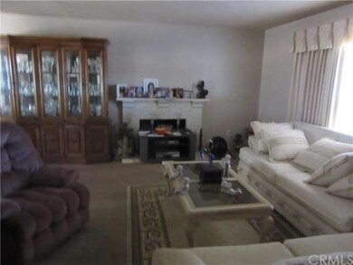 Living Room with fireplace