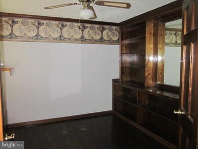 8460 Billingsley Rd, White Plains, MD 20695 - photo 5