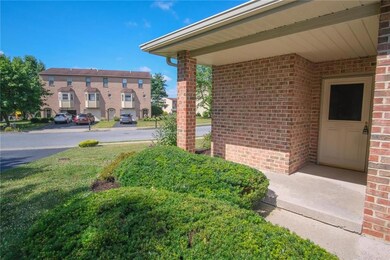 555 Vera Cir unit A, Bethlehem, PA 18017 - photo 2