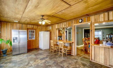 Den / Snack Bar