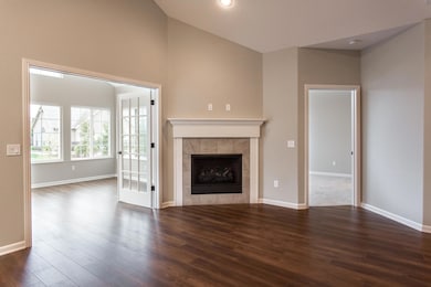 RE_825 E Kings Mead Unit 4-8