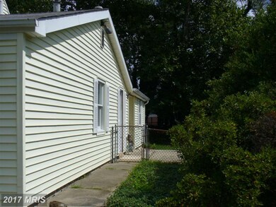 3907 Woodhaven Ln, Bowie, MD 20715 - photo 3