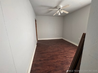 345 Cumberland Ave, Stringtown, OK 74569 - photo 5