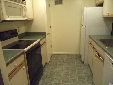 120 Turtle Creek Rd unit 4, Charlottesville, VA 22901 - photo 2