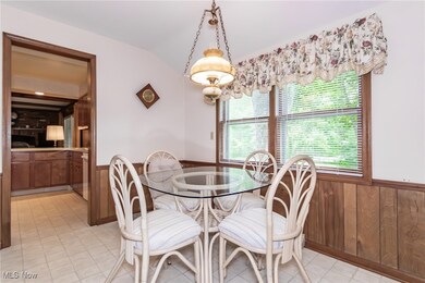 5158 Meadow Wood Blvd, Cleveland, OH 44124 - photo 7