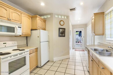 1130 E Palm-7