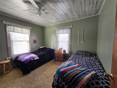 362 W Wisconsin St unit W Wisconsin, Russell, KS 67665 - photo 5