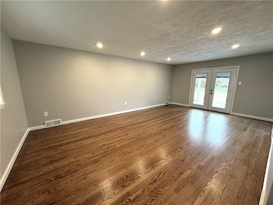 2026 Marshall Rd, Monaca, PA 15061 - photo 7