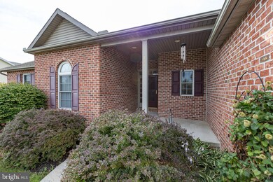 744 Dickeys Dr, Chambersburg, PA 17202 - photo 3