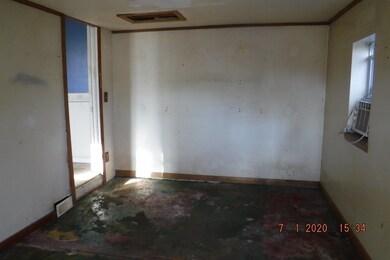 189 F St SW, Linton, IN 47441 - photo 4