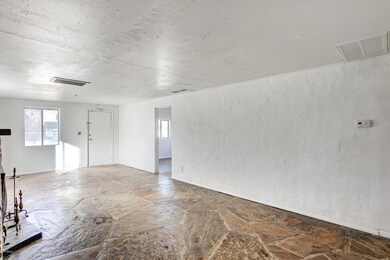 10005 N 13th Pl-5