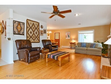 318 N Lincoln St, Batavia, IL 60510 - photo 4