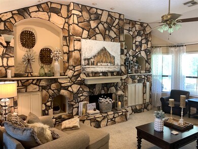 3387 Clearwood Cir, Alvin, TX 77511 - photo 6