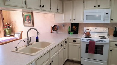 Lovely Kitchen with newer appliances