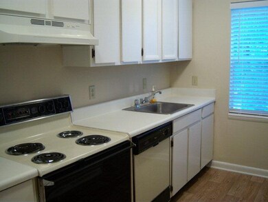 800 Mallery St unit 97, Saint Simons Island, GA 31522 - photo 3
