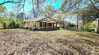 1117 S Meeting St, Statesville, NC 28677 - photo 2