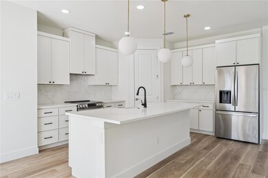 9268 Eagles Perch Place, Alafaya, FL 32825 - photo 2