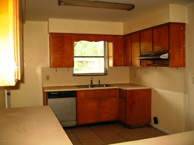 5133 Garette Dr E, Jacksonville, FL 32210 - photo 3