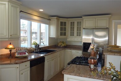 Fabulous Working Kitchen~