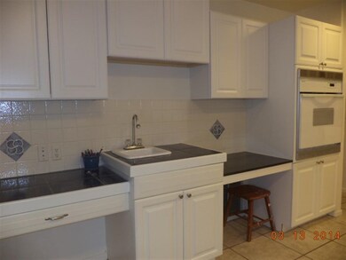 1049 S Brangus Ave unit IV, Yuma, AZ 85364 - photo 6