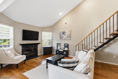 122 Quartz Ln, Paterson, NJ 07501 - photo 3